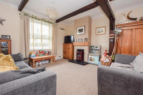 13 Eversley Crescent, St Leonards-on-sea, TN37 6QF