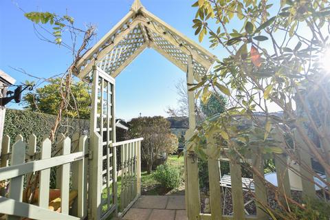 13 Eversley Crescent, St Leonards-on-sea, TN37 6QF