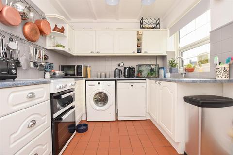 13 Eversley Crescent, St Leonards-on-sea, TN37 6QF