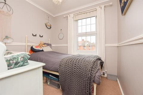 13 Eversley Crescent, St Leonards-on-sea, TN37 6QF