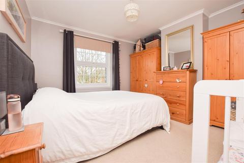 13 Eversley Crescent, St Leonards-on-sea, TN37 6QF