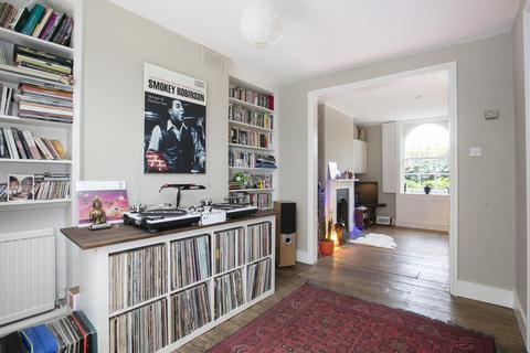 103 Wells Way, London, SE5 7SZ
