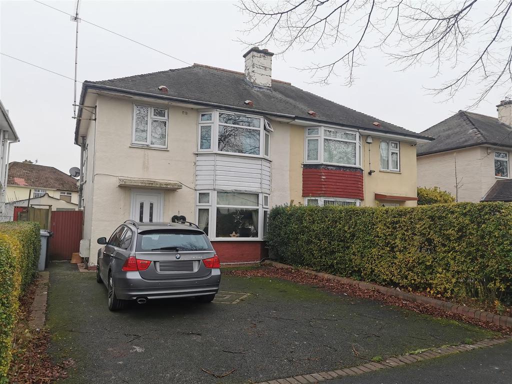 Lime Tree Avenue, Crewe 3 bed semidetached house £135,000