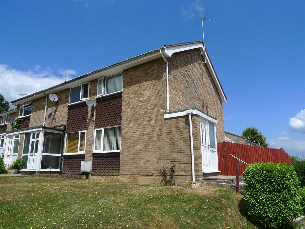 Hoblands, Haywards Heath 2 bed end of terrace house £199,950