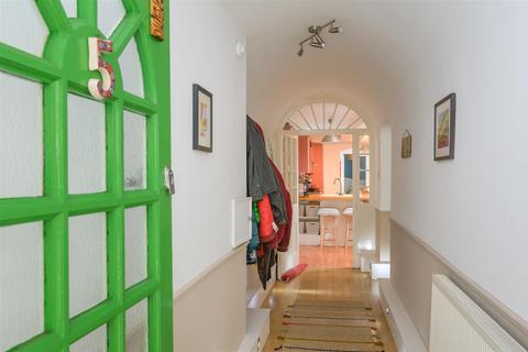 23 Caledonia Place, Bristol, BS8 4DL