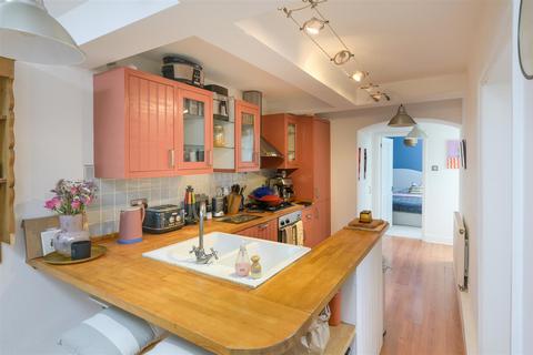 23 Caledonia Place, Bristol, BS8 4DL