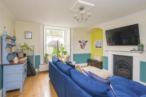 23 Caledonia Place, Bristol, BS8 4DL