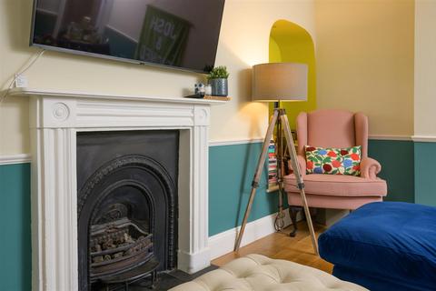 23 Caledonia Place, Bristol, BS8 4DL