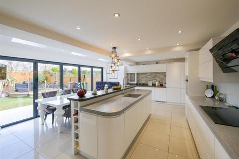 15 Stratton Close, Sunderland, SR2 0YX