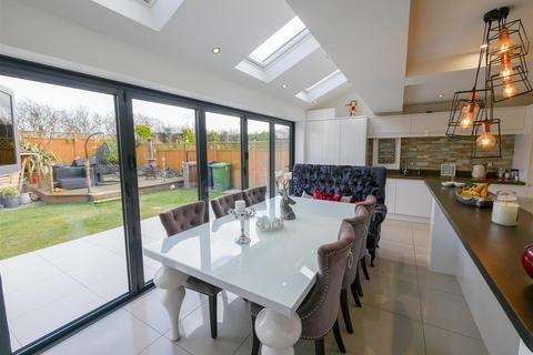 15 Stratton Close, Sunderland, SR2 0YX