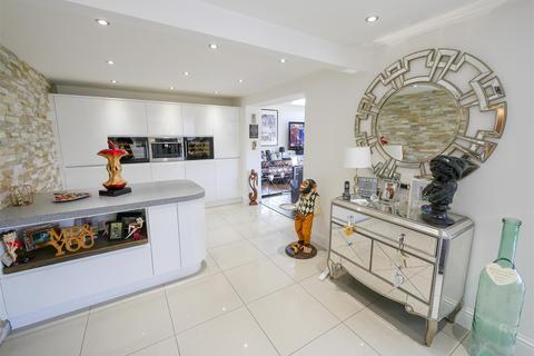 15 Stratton Close, Sunderland, SR2 0YX