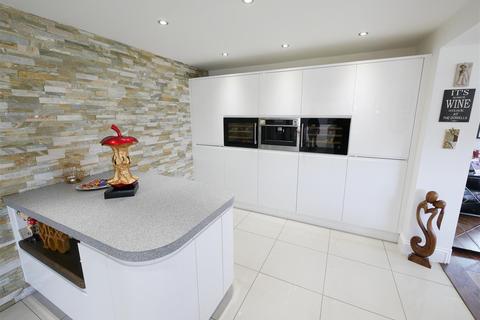 15 Stratton Close, Sunderland, SR2 0YX