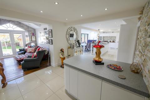 15 Stratton Close, Sunderland, SR2 0YX