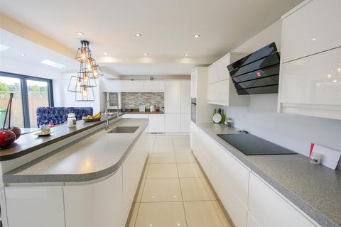 15 Stratton Close, Sunderland, SR2 0YX