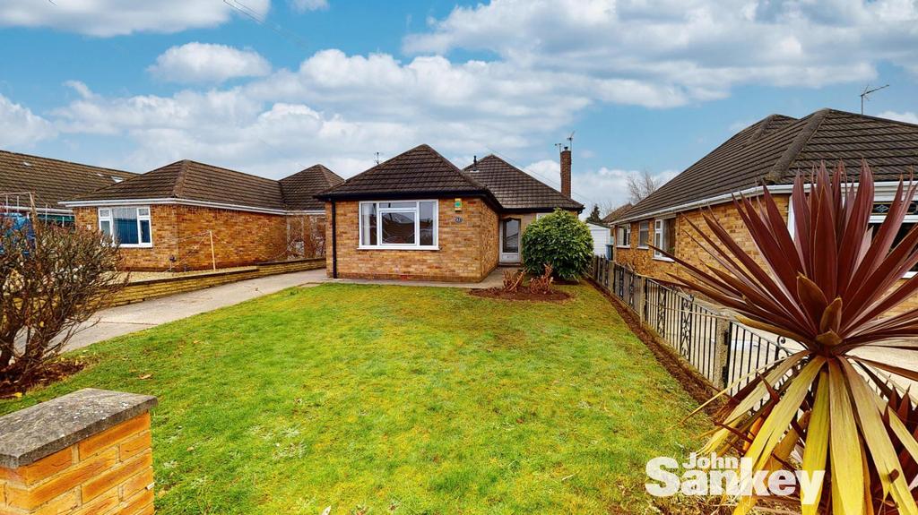 Welwyn Avenue, Mansfield Woodhouse... 3 bed detached bungalow £195,000