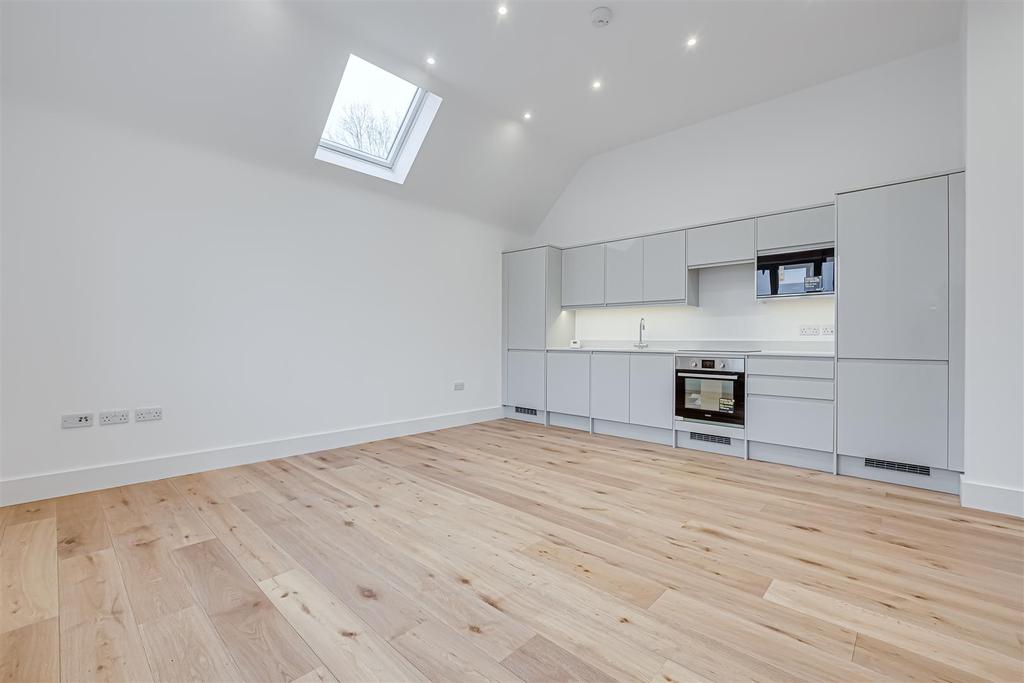 Ashurst Road, Tadworth 1 bed apartment £327,500
