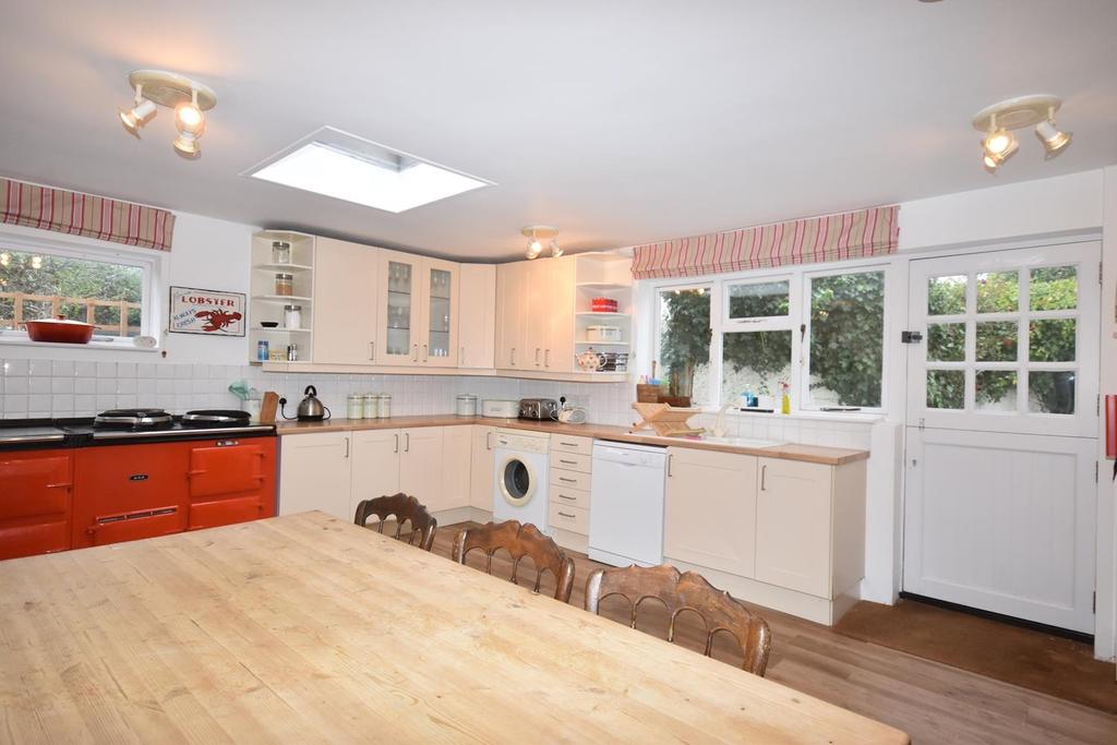 Fairy Road, Seaview, PO34 5HF 4 bed detached house £550,000
