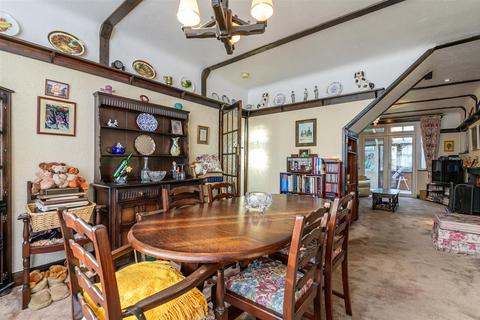 83 Bradstock Road, Epsom, KT17 2LF