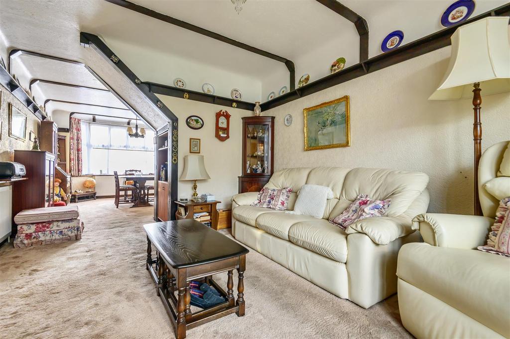 Bradstock Road, Epsom 3 bed detached house £740,000