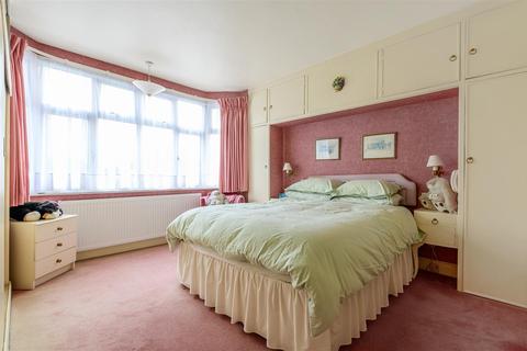 83 Bradstock Road, Epsom, KT17 2LF
