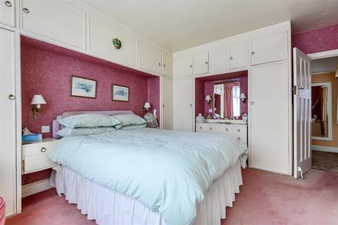 83 Bradstock Road, Epsom, KT17 2LF