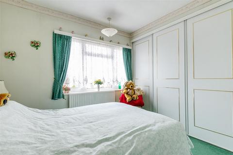 83 Bradstock Road, Epsom, KT17 2LF