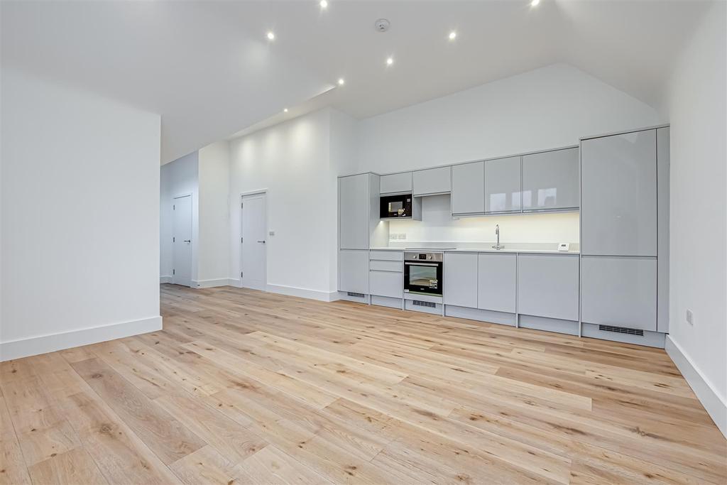 Ashurst Road, Tadworth 1 bed apartment £327,500