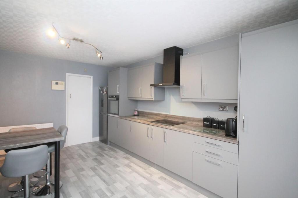 Kitchen 2.JPG