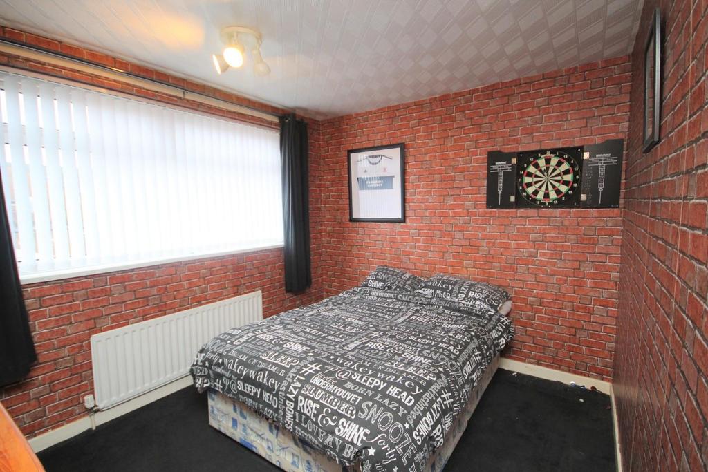 Bedroom 2.JPG