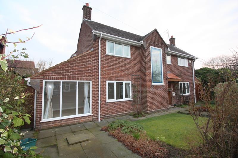 Bonnington Avenue, Crosby 4 bed detached house £1,850 pcm (£427 pw)