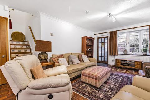 12 Everlands Close, Woking, GU22 7TB