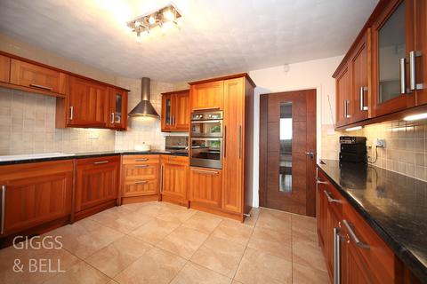 11 Wendover Way, Luton, LU2 7LS