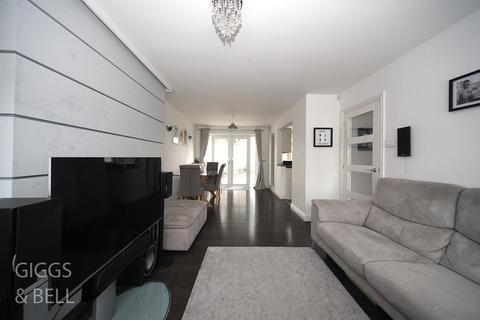 1a Brooklands Close, Luton, LU4 9EH