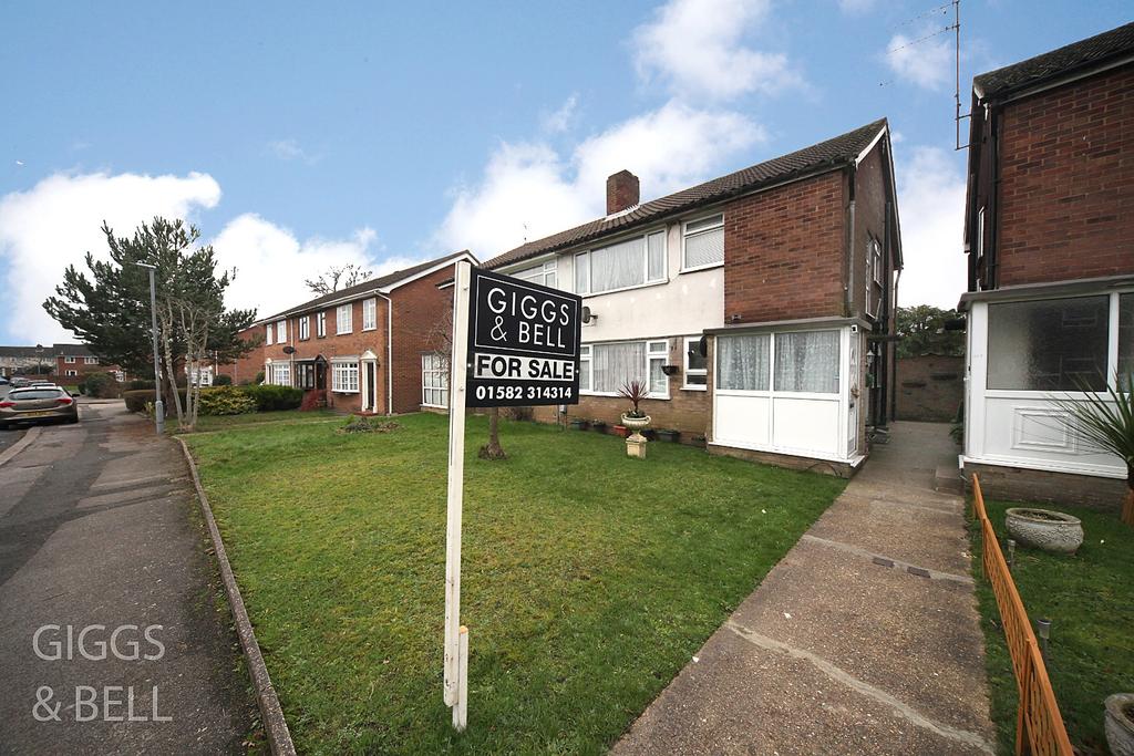 Birchen Grove, Luton, Bedfordshire, LU2 2 bed £190,000