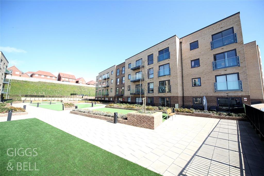 Stirling Drive, Luton, LU2 2 bed apartment £270,000