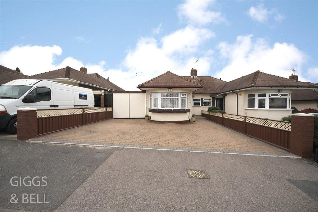 Stanford Road, Luton, Bedfordshire, LU2 3 bed semidetached bungalow