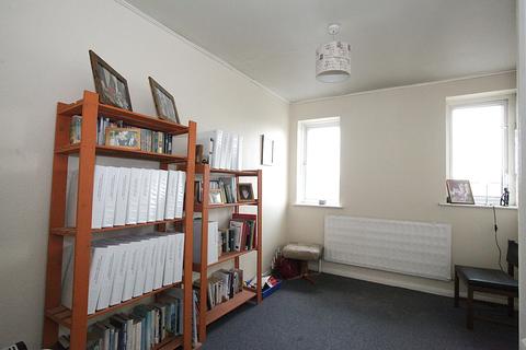 67 The Larches, Luton, LU2 7PX