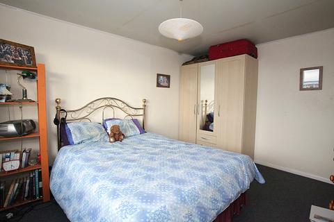 67 The Larches, Luton, LU2 7PX
