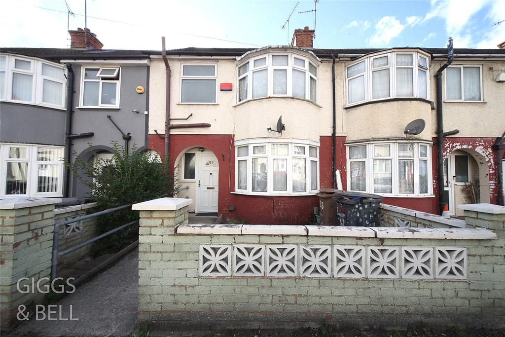 Chester Avenue, Luton, Bedfordshire, LU4 4 bed terraced house £300,000
