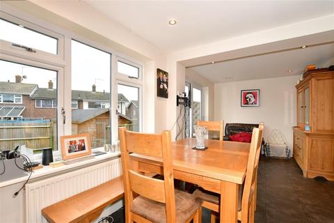 14 Downs Road, Yalding, Maidstone, ME18 6JE