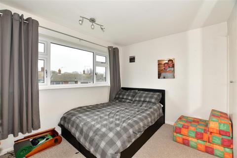 14 Downs Road, Yalding, Maidstone, ME18 6JE
