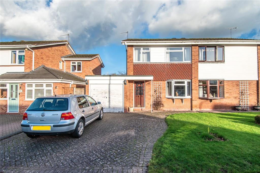 Fulton Close, Bromsgrove... 3 bed semidetached house £275,000