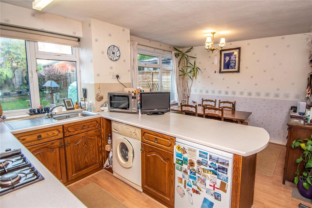 Fulton Close, Bromsgrove... 3 bed semidetached house £275,000