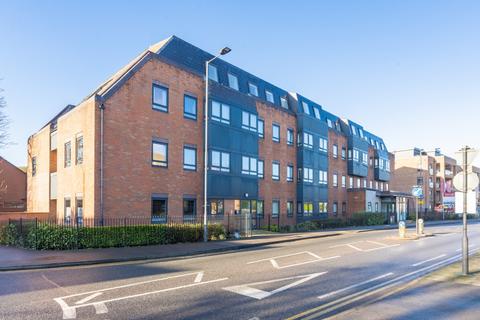 2 bedroom apartment to rent, 107 Marsh Road, Pinner, HA5