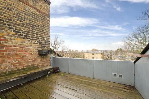 2 bedroom flat to rent, Highbury Hill, London