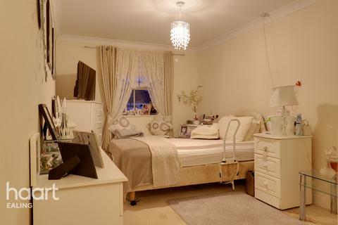1 bedroom flat for sale - Pegasus Court, Horn Lane