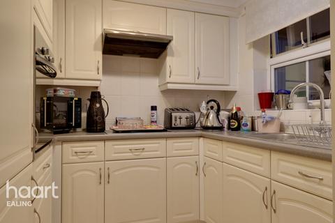 1 bedroom flat for sale - Pegasus Court, Horn Lane