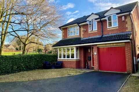 19 Ewelme Close, Dursley, GL11 4NE