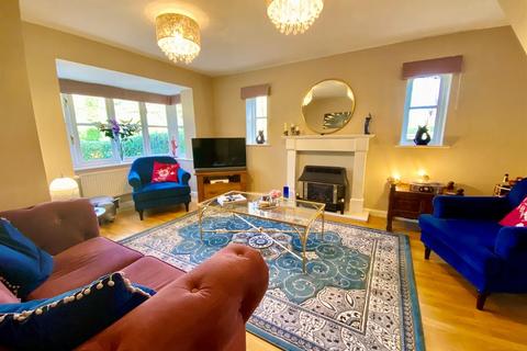 19 Ewelme Close, Dursley, GL11 4NE