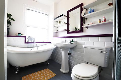 Flat 3, 20 Cambridge Road, Bromley, BR1 4EA